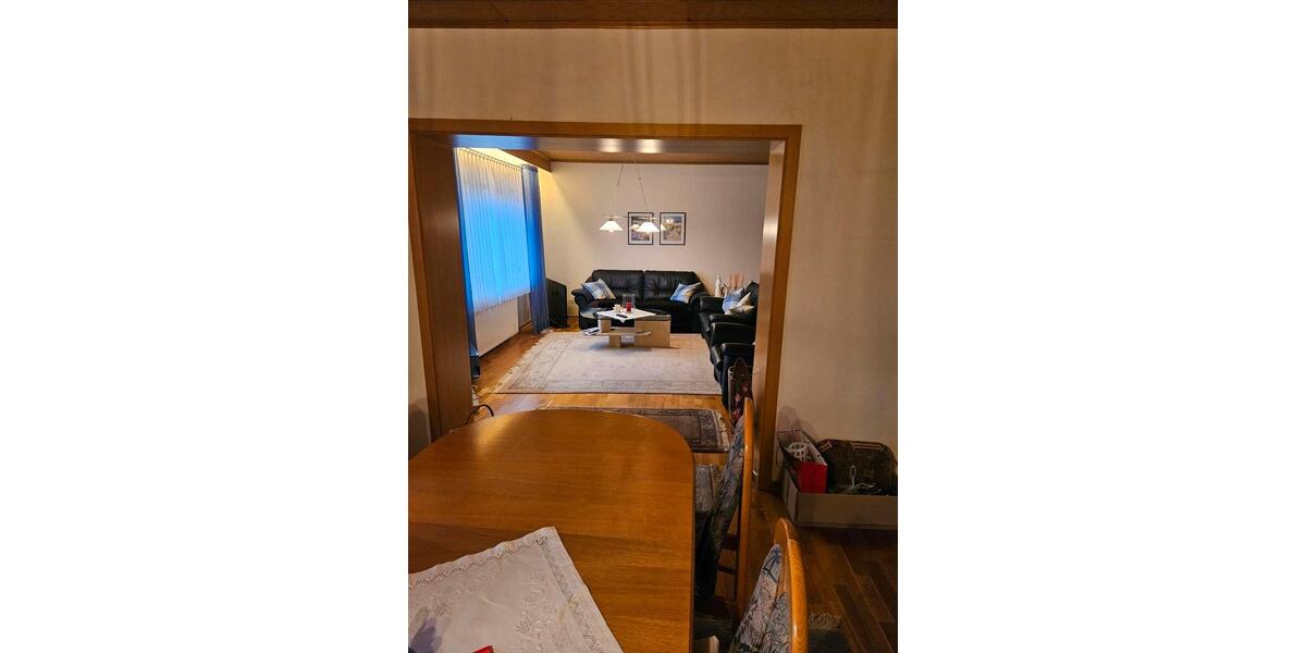 Einfamilienhaus Marburg Cappel - 8 Zimmer, 210 m&sup2;, 340.000&euro; | Angebot:26763170