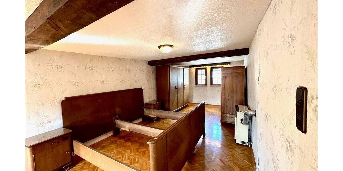 Bauernhaus, Landhaus Mittenaar Bicken - 8 Zimmer, 227 m&sup2;, 190.000&euro; | Angebot:25740426