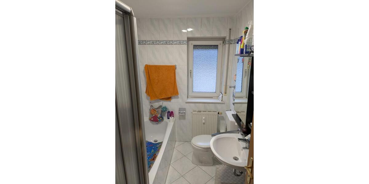 Etagenwohnung Gießen Allendorf - 3 Zimmer, 100 m&sup2;, 980&euro; | Angebot:25839090