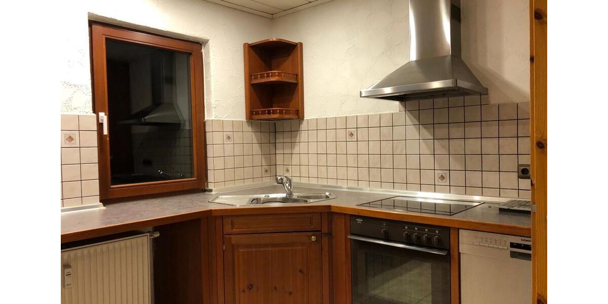 Dachgeschoßwohnung Marburg - 3 Zimmer, 90 m&sup2;, 900&euro; | Angebot:26617514