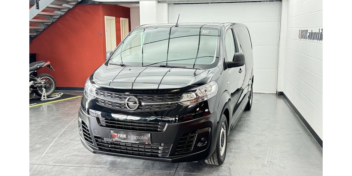 Opel Vivaro Cargo 1.5 D Edition M 1.Hand Sitzhzg 9.900 km 23.960 &euro; Lich 35423