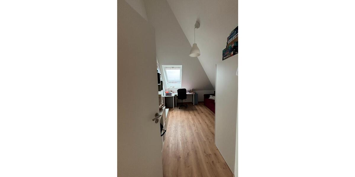 Dachgeschoßwohnung Wettenberg - 3 Zimmer, 90 m&sup2;, 950&euro; | Angebot:25934589