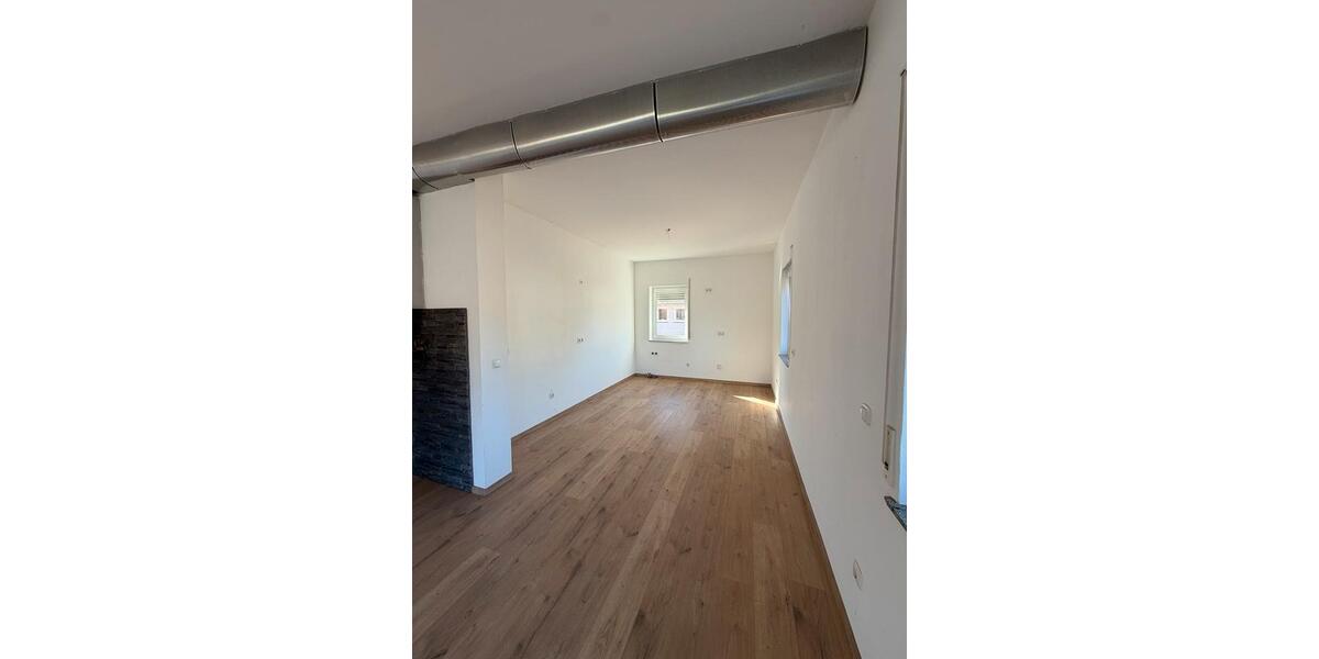 Etagenwohnung Gladenbach - 4 Zimmer, 135 m&sup2;, 1.300&euro; | Angebot:25329546
