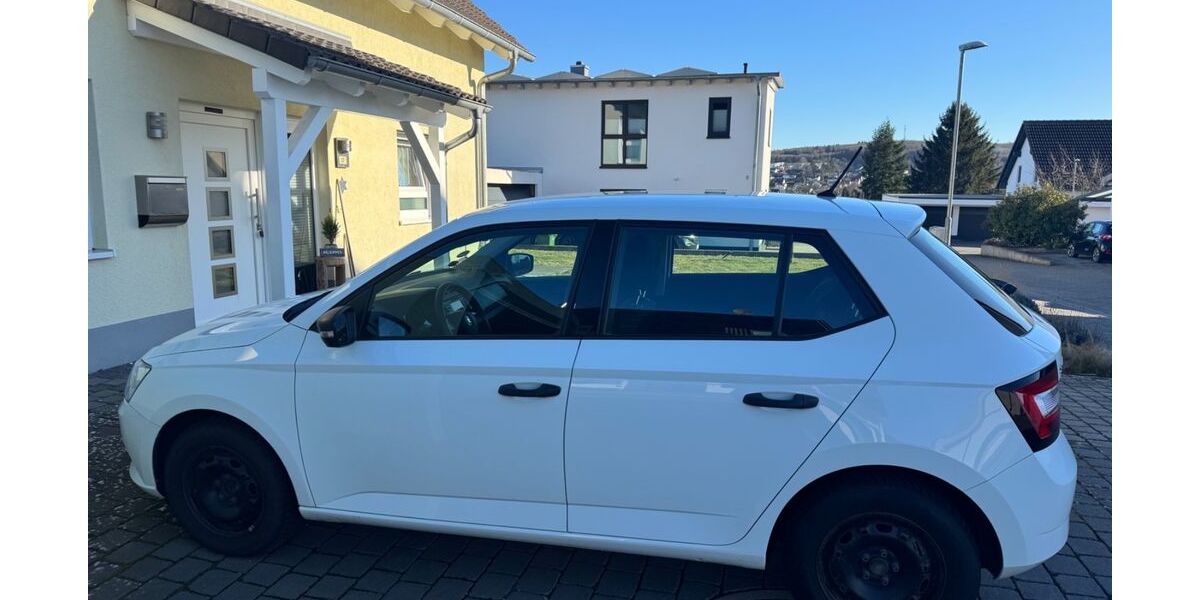Skoda Fabia 59.000 km 7.100 &euro; Allendorf 35469