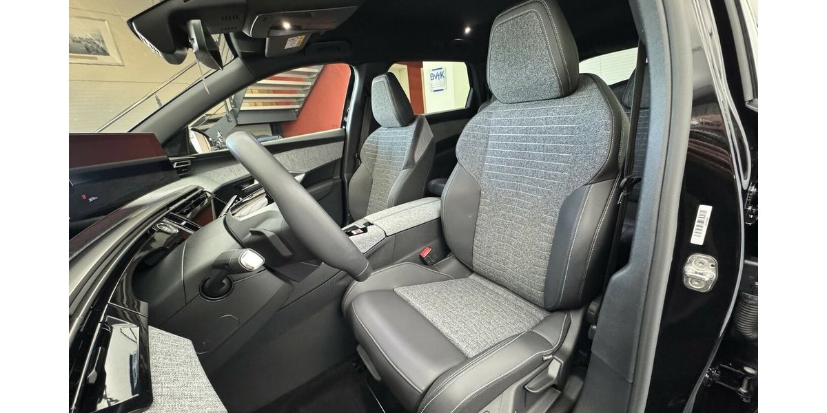 Peugeot 5008 145 Mild Hybrid Allure7 Sitzer LED 360°Cam 35.800 km 28.360 &euro; Lich 35423