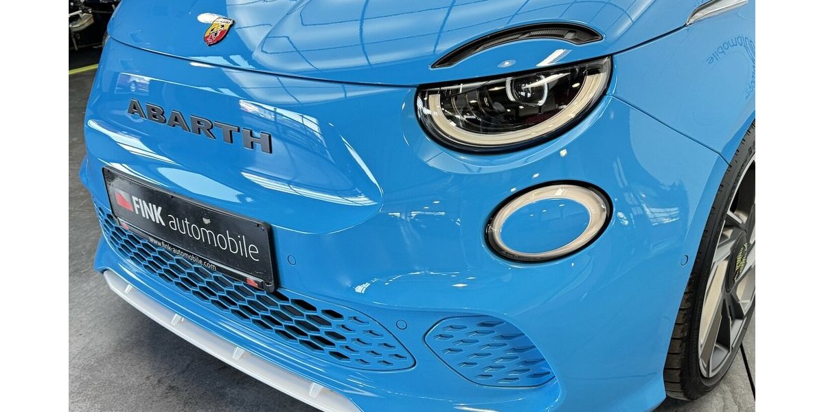 Fiat 500e Abarth Cabrio Scorpionissima TURISMO 42 kWh 23.700 km 26.620 &euro; Lich 35423