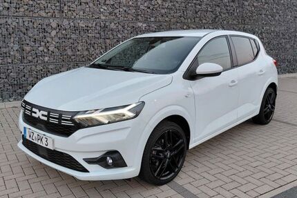 Dacia Sandero 49.000 km 11.900 &euro; Solms 35606
