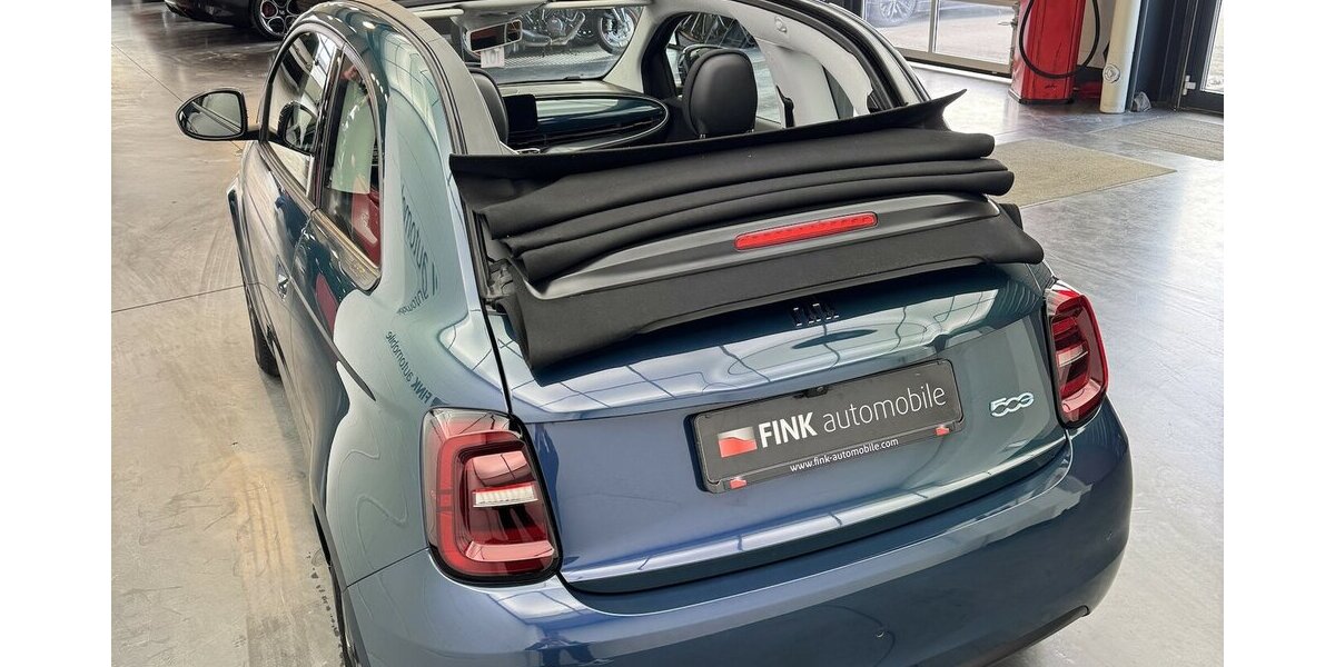 Fiat 500e Cabrio 1.Hand 42kWh Sitzheizung Kamera 15.200 km 21.320 &euro; Lich 35423
