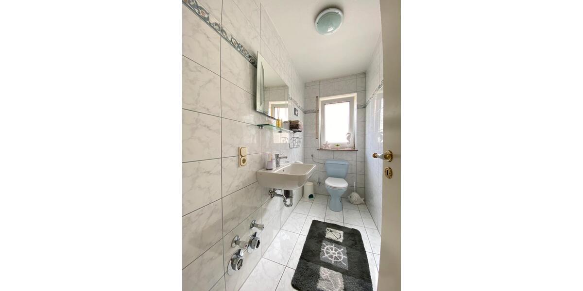 Etagenwohnung Buseck - 6 Zimmer, 208 m&sup2;, 1.200&euro; | Angebot:25919020