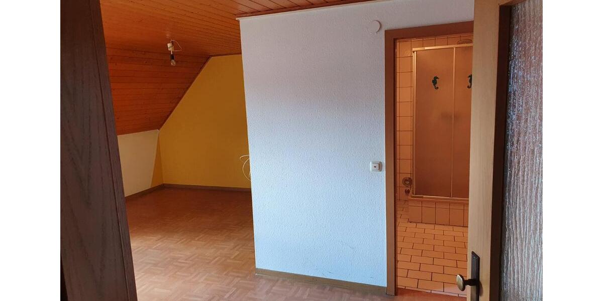Dachgeschoßwohnung Ebsdorfergrund - 2 Zimmer, 40 m&sup2;, 410&euro; | Angebot:25991872