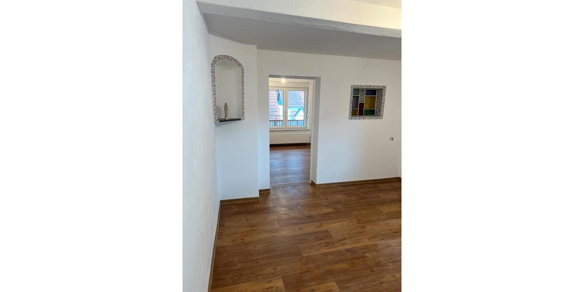Etagenwohnung Amöneburg - 9 Zimmer, 200 m&sup2;, 1.400&euro; | Angebot:25613866