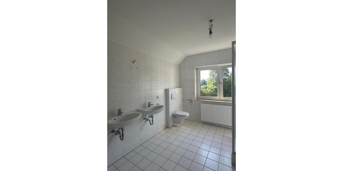 Etagenwohnung Leun - 3.5 Zimmer, 145 m&sup2;, 850&euro; | Angebot:24784324