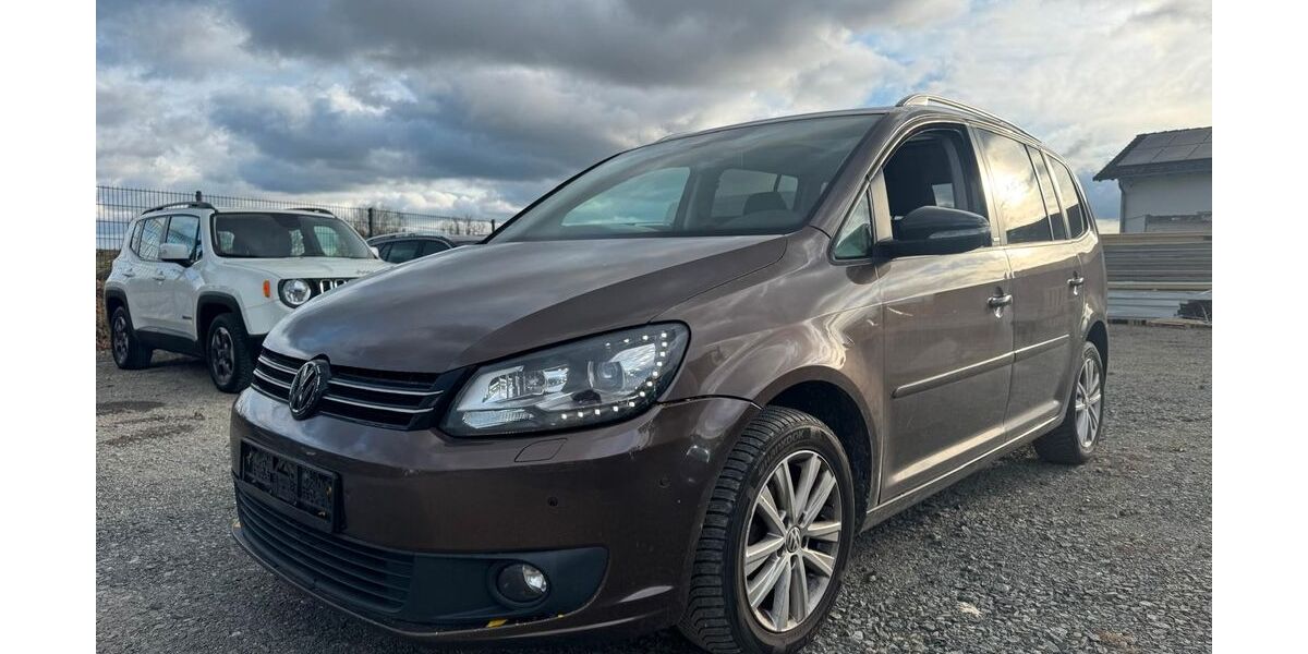 VW Touran 167.000 km 5.299 &euro; Münzenberg Gambach 35516