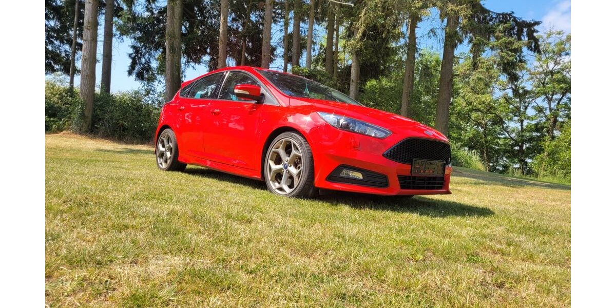 Ford Focus 159.000 km 10.600 &euro; Lahnau 35633