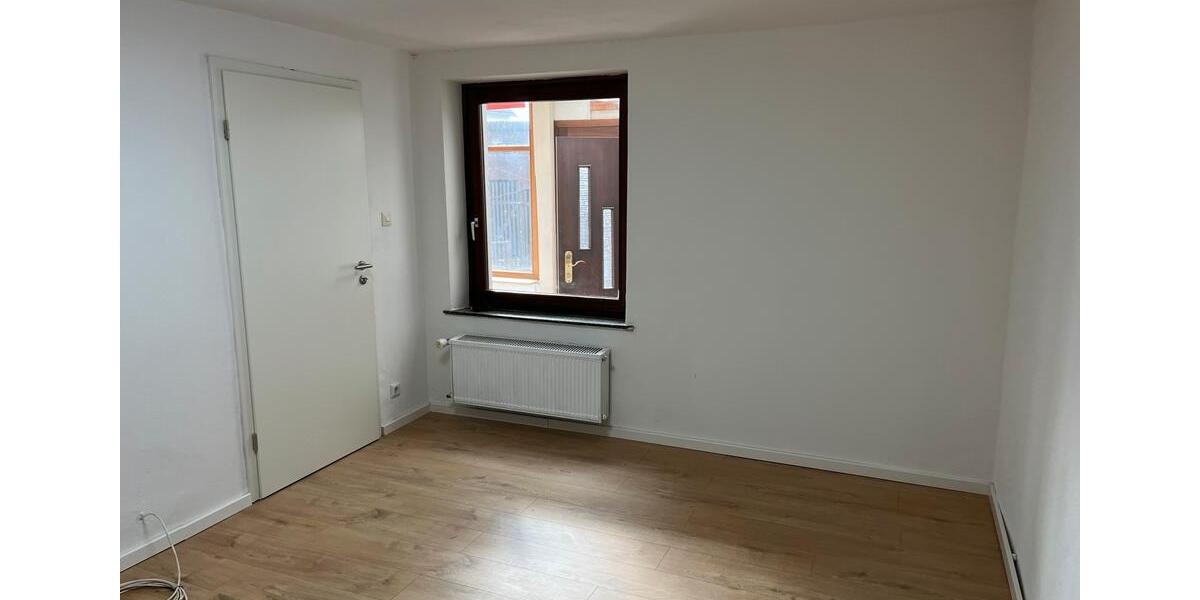 Einfamilienhaus Braunfels - 7 Zimmer, 140 m&sup2;, 1.000&euro; | Angebot:25088036