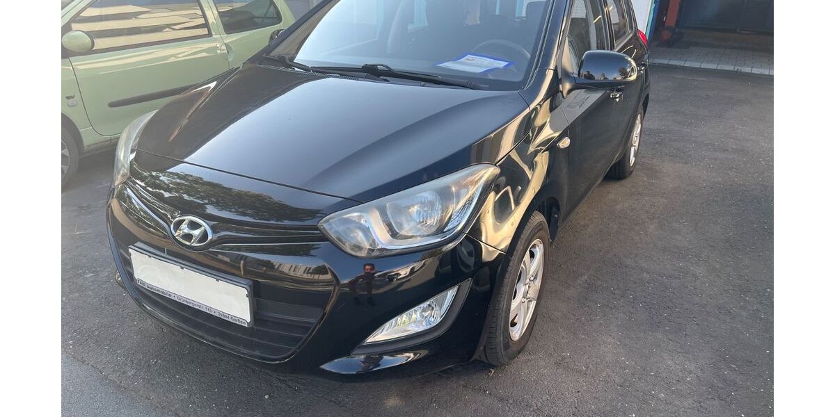 Hyundai i20 109.211 km 3.850 &euro; Rechtenbach 35625