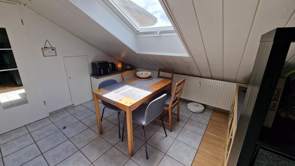 Dachgeschoßwohnung Ebsdorfergrund - 1 Zimmer, 34 m&sup2;, 450&euro; | Angebot:26677536