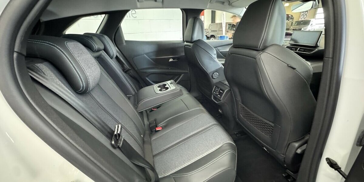 Peugeot 3008 1.6 225 Allure 1.Hand Plug-In Hybrid AHK 92.600 km 19.430 &euro; Lich 35423