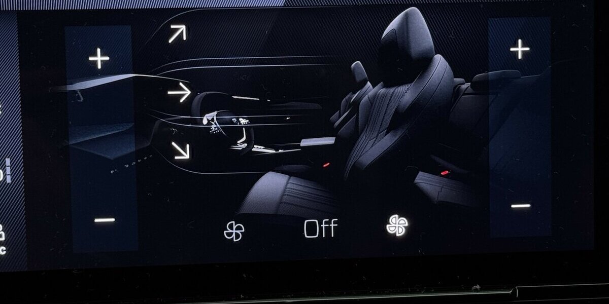 Peugeot 408 GT 145 Hybrid DSC6 Massage 360° Cam 21.700 km 26.990 &euro; Lich 35423