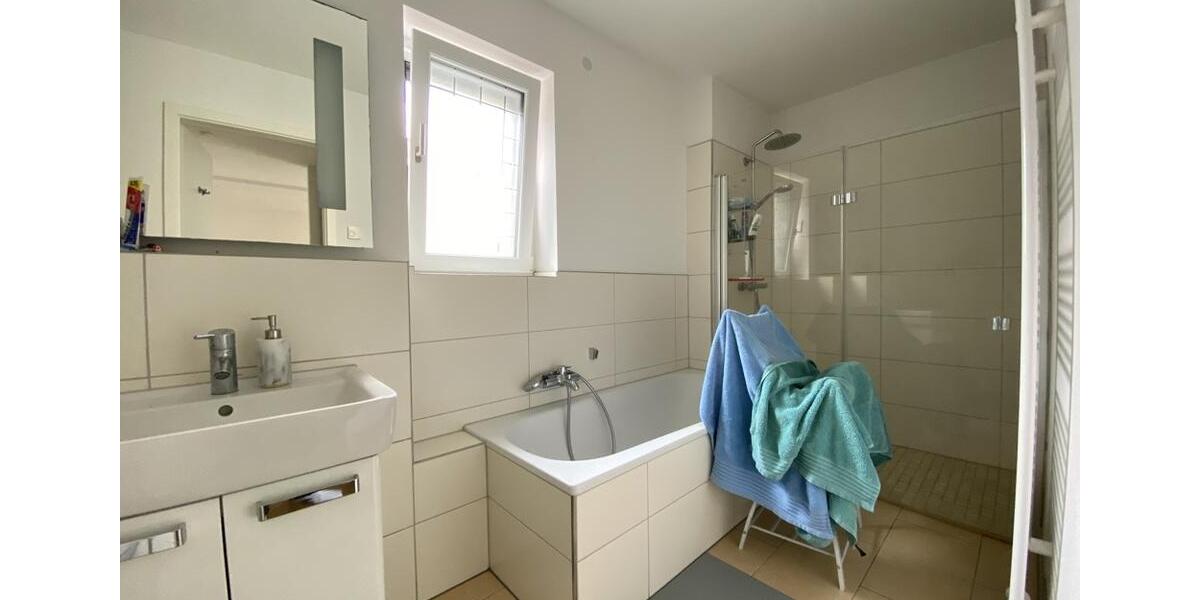 Etagenwohnung Gießen - 3 Zimmer, 90 m&sup2;, 1.050&euro; | Angebot:25964594