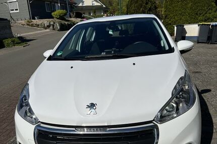 Peugeot 208 59.000 km 9.000 &euro; Gladenbach 35075