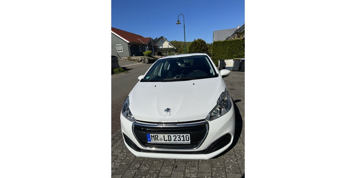 Peugeot 208 59.000 km 9.000 &euro; Gladenbach 35075