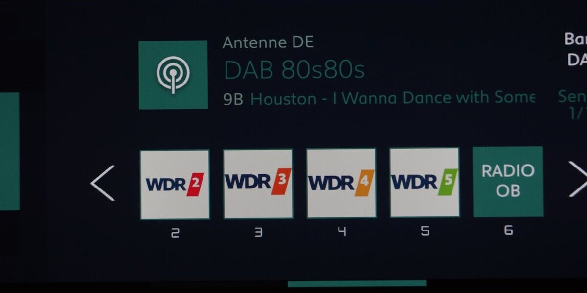 Citroen e-C4 e- 136 Shine 50 KWh LED CARPLAY 43.800 km 17.320 &euro; Lich 35423