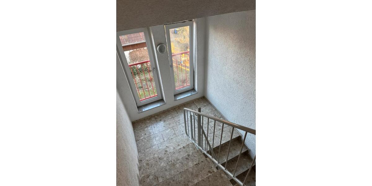 Dachgeschoßwohnung Butzbach - 4 Zimmer, 76 m&sup2;, 1.220&euro; | Angebot:25639563
