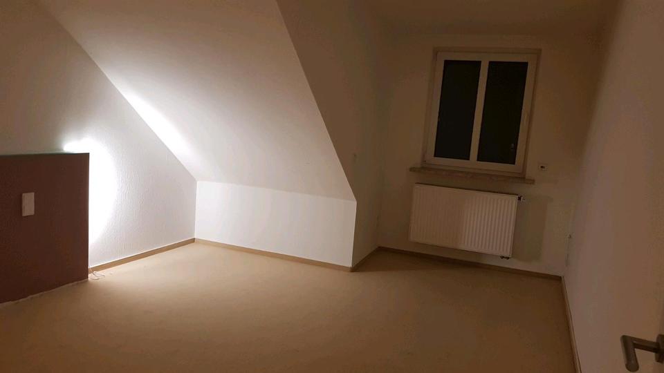 Dachgeschoßwohnung Butzbach - 3 Zimmer, 65 m&sup2;, 700&euro; | Angebot:25099799
