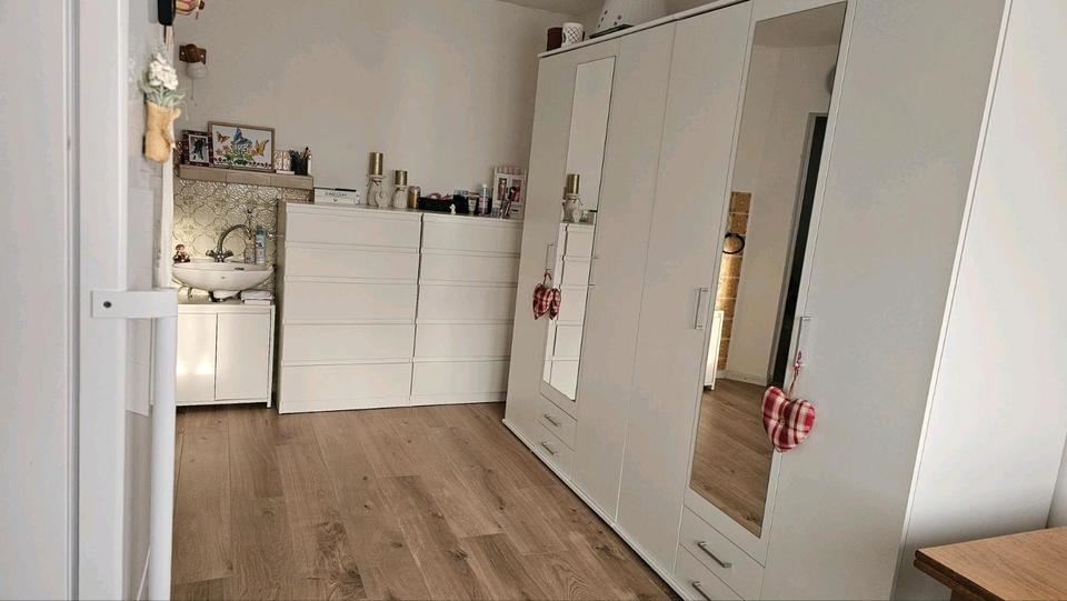 Mehrfamilienhaus, Wohnhaus Lich - 9 Zimmer, 160 m&sup2;, 330.000&euro; | Angebot:25876197