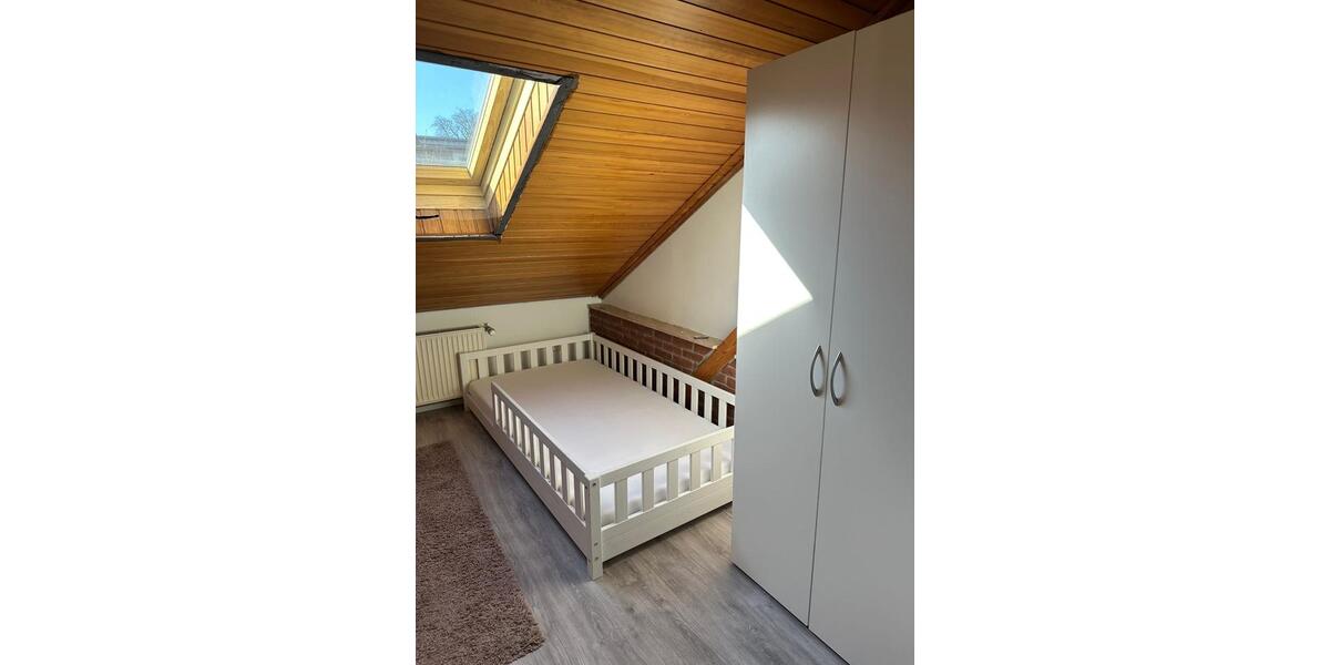 Dachgeschoßwohnung Aßlar - 3 Zimmer, 86 m&sup2;, 1.100&euro; | Angebot:25749667