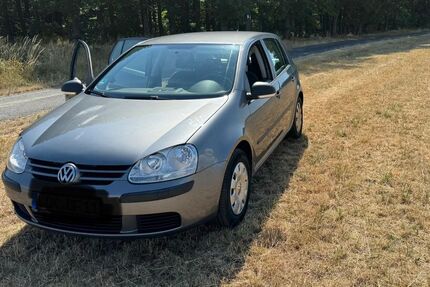 VW Golf 266.000 km 1.899 &euro; Waldsolms 35647