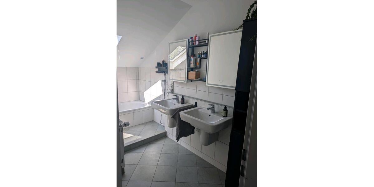Dachgeschoßwohnung Friedberg (Hessen) - 3 Zimmer, 91 m&sup2;, 299.999&euro; | Angebot:27143211