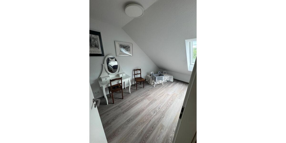 Reihenhaus Bad Endbach - 6 Zimmer, 128 m&sup2;, 1.350&euro; | Angebot:26383123