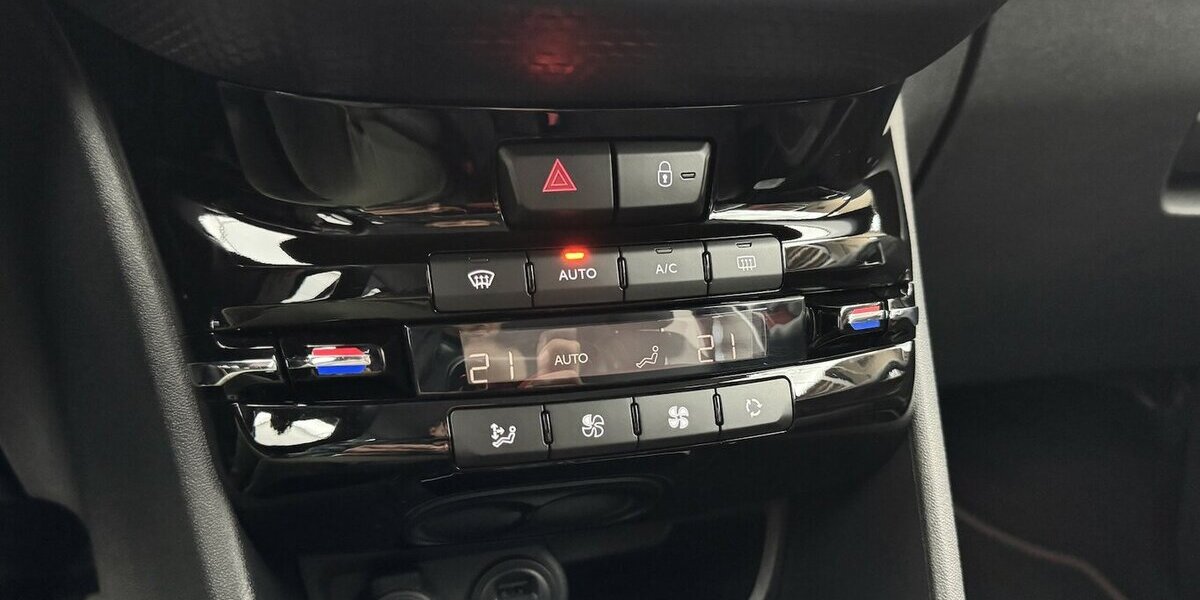 Peugeot 2008 1.2 GT-Line Automatik Sitzheizung Carplay 120.782 km 11.870 &euro; Lich 35423