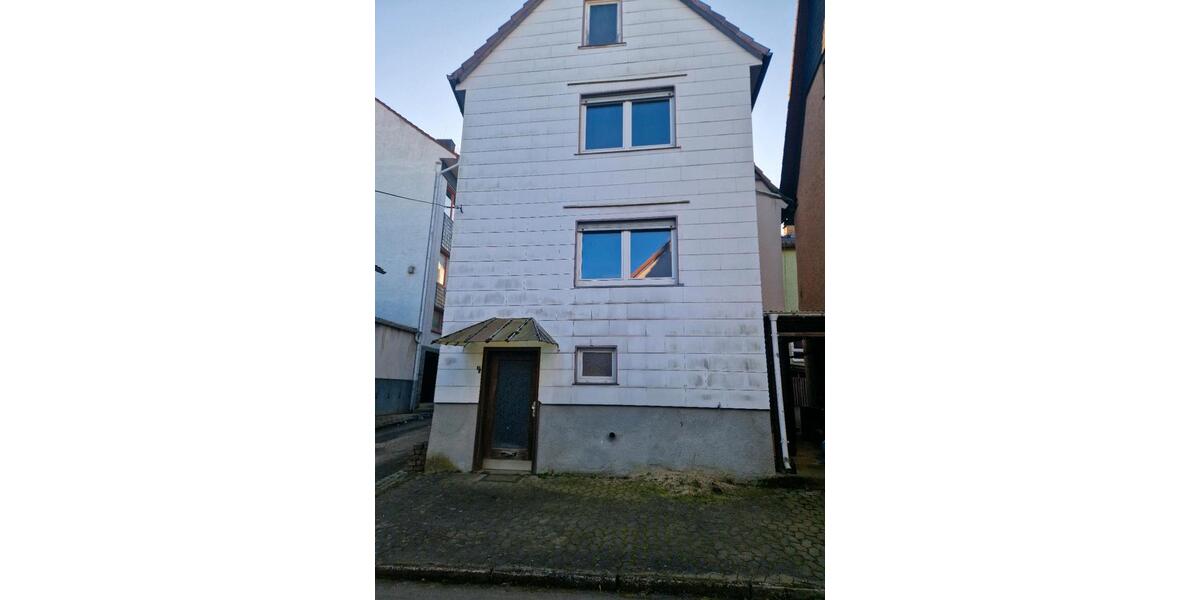 Einfamilienhaus Laubach - 5 Zimmer, 120 m&sup2;, 85.000&euro; | Angebot:25271907