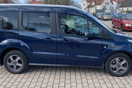 Ford Tourneo Connect 104.250 km 21.000 &euro; Bad Nauehim 61231