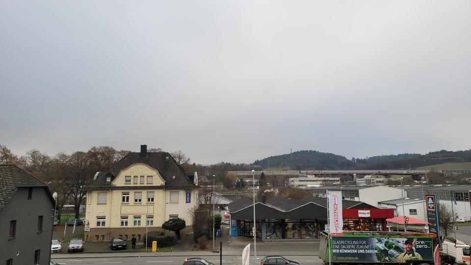 Dachgeschoßwohnung Sinn - 3 Zimmer, 85 m&sup2;, 1.100&euro; | Angebot:25540491