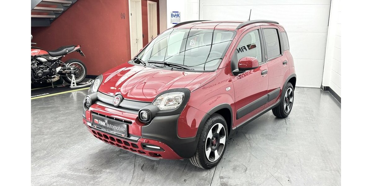 Fiat Panda Red 1.0 Hybrid 1.Hand Neuwertig! 1.600 km 14.220 &euro; Lich 35423