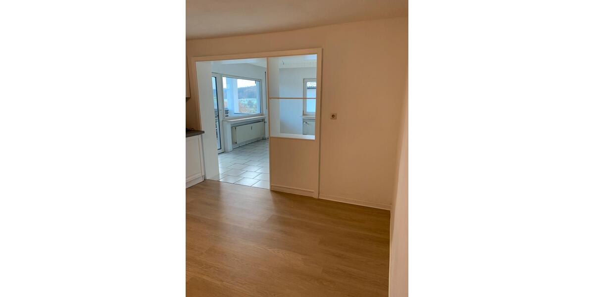 Etagenwohnung Gladenbach - 3 Zimmer, 90 m&sup2;, 780&euro; | Angebot:25844426