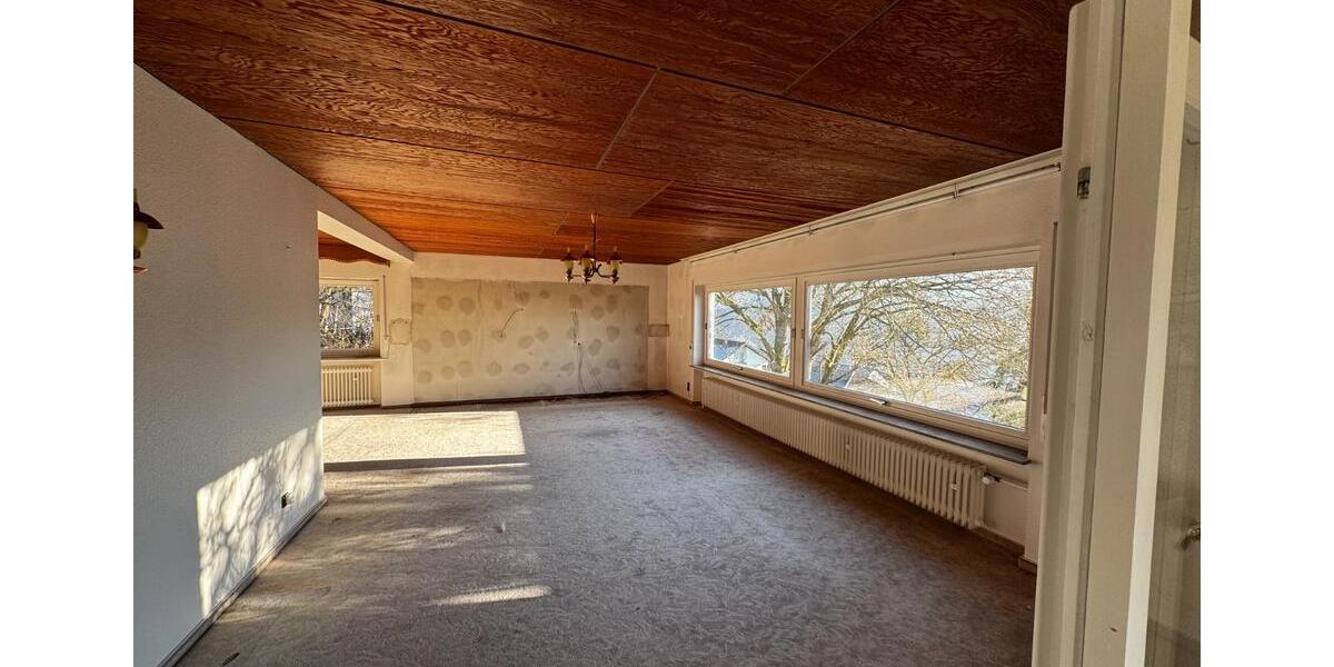 Einfamilienhaus Herborn - 7 Zimmer, 215 m&sup2;, 365.000&euro; | Angebot:25064000