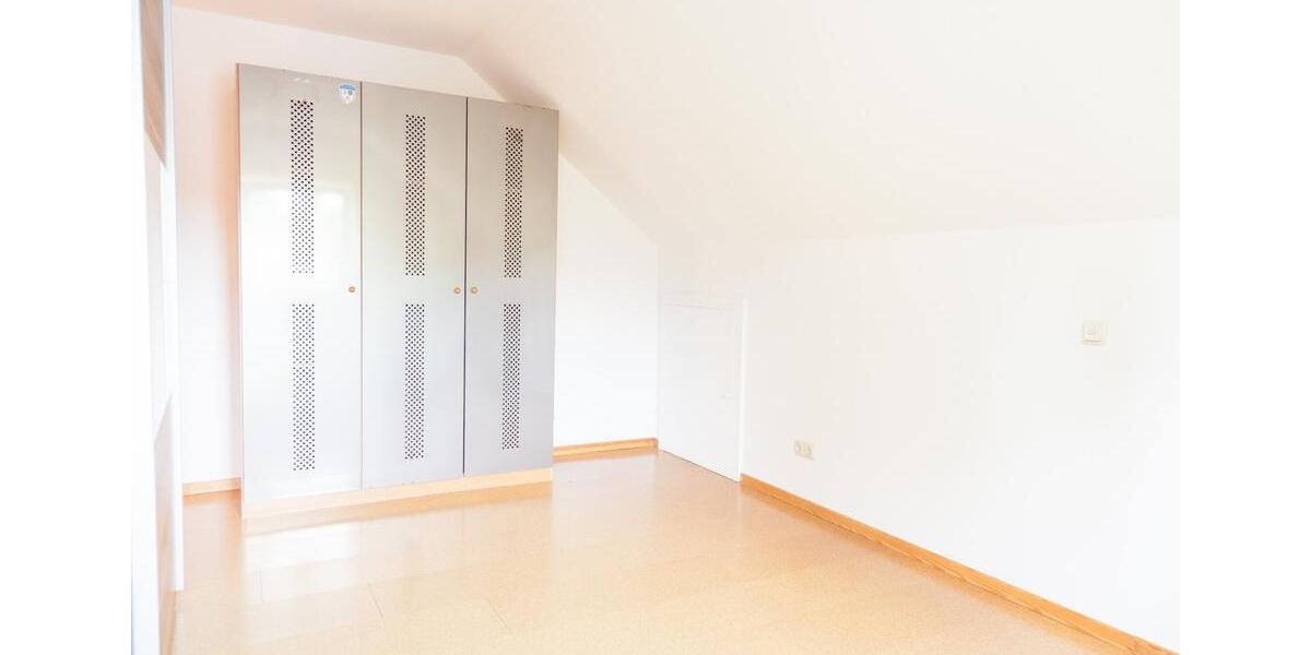 Dachgeschoßwohnung Staufenberg - 3 Zimmer, 96 m&sup2;, 240.000&euro; | Angebot:25390607