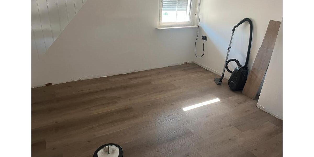 Etagenwohnung Lahnau - 4 Zimmer, 135 m&sup2;, 1.300&euro; | Angebot:26680425