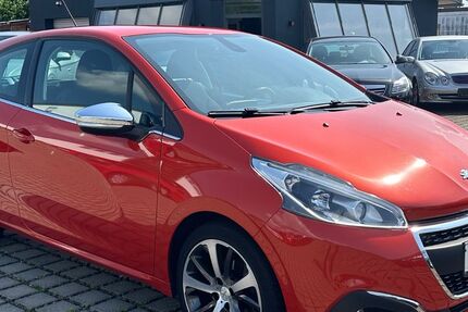 Peugeot 208 104.000 km 6.800 &euro; Butzbach 35510