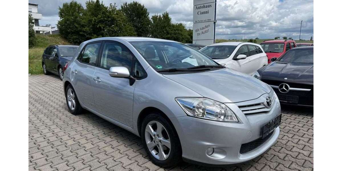 Toyota Auris 135.812 km 7.100 &euro; Münzenberg - Gambach 35516