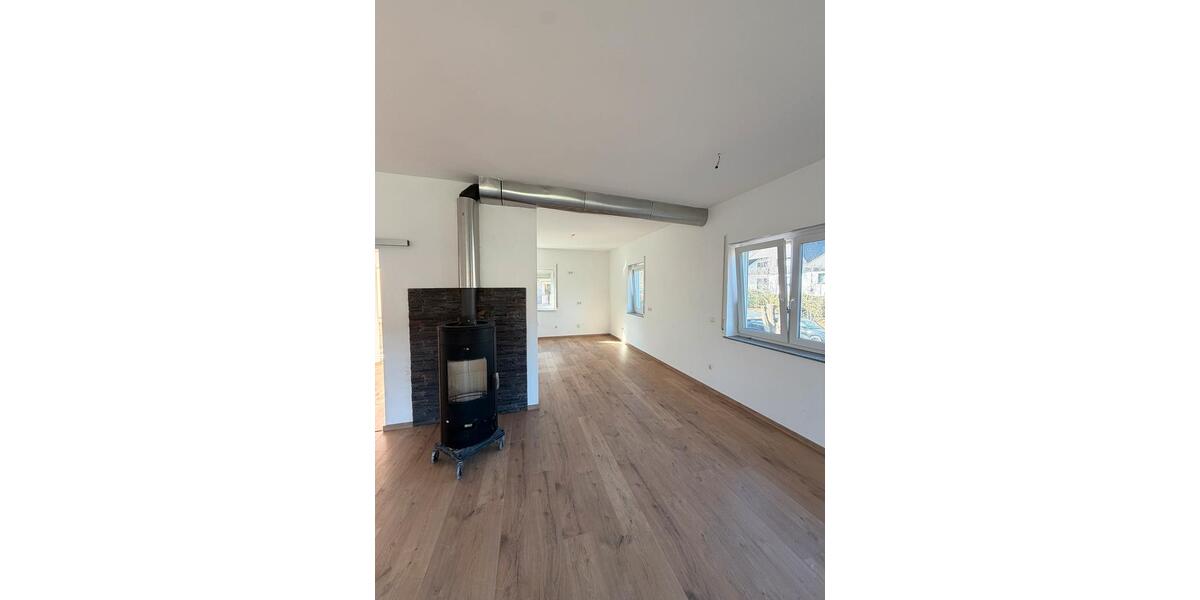 Etagenwohnung Gladenbach - 4 Zimmer, 135 m&sup2;, 1.300&euro; | Angebot:25329546