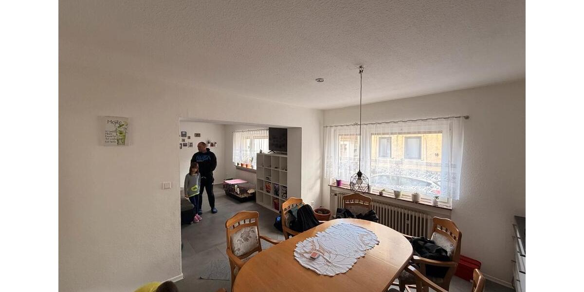 Etagenwohnung Pohlheim - 5 Zimmer, 120 m&sup2;, 1.400&euro; | Angebot:25945226