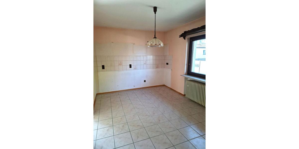 Einfamilienhaus Lahnau - 9 Zimmer, 229 m&sup2;, 490.000&euro; | Angebot:27085936