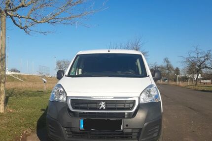 Peugeot Partner 90.700 km 7.600 &euro; Hungen 35410