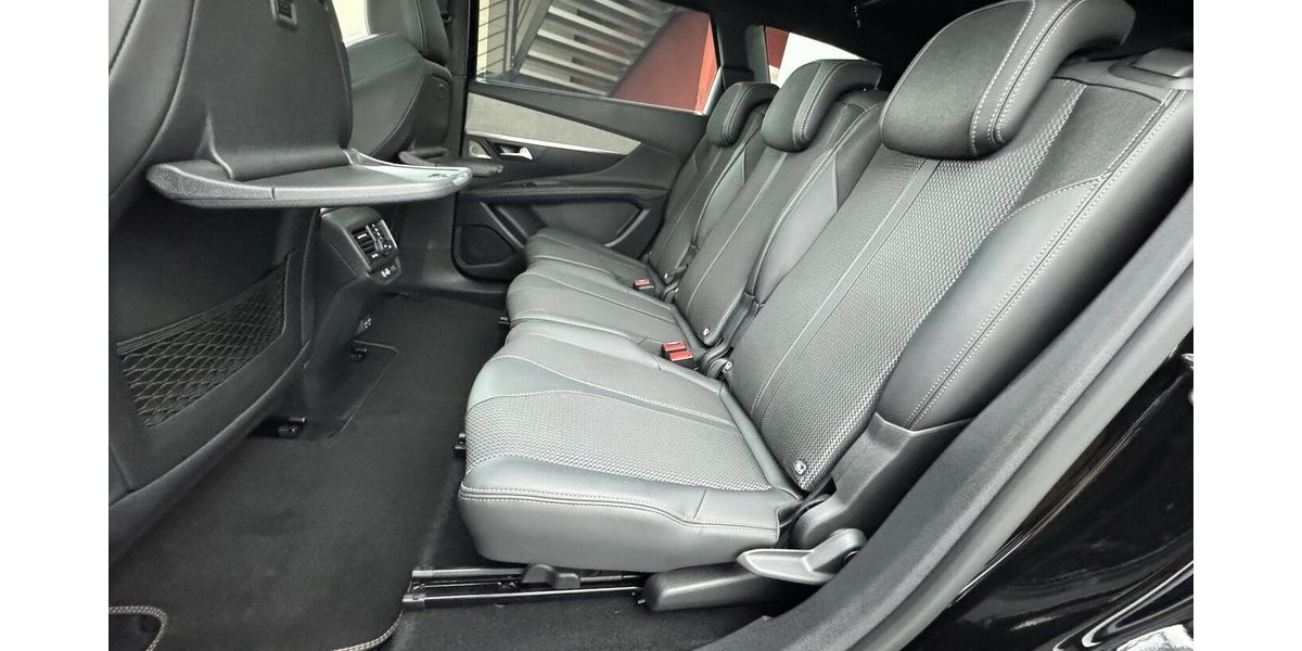 Peugeot 5008 GT 130 Black Edition EAT8 Panoramadach 17.300 km 26.620 &euro; Lich 35423
